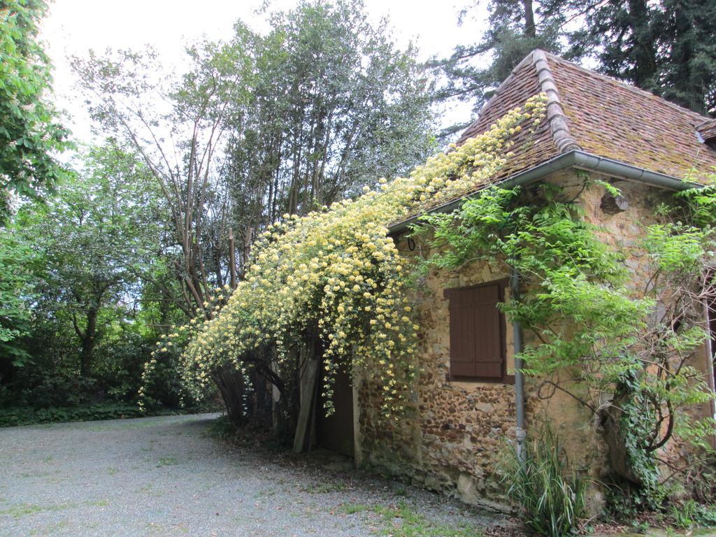 Chambres d'Hôtes Closerie du Guilhat Salies-de-Béarn Exterior foto