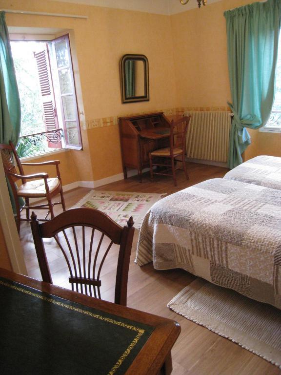 Chambres d'Hôtes Closerie du Guilhat Salies-de-Béarn Exterior foto